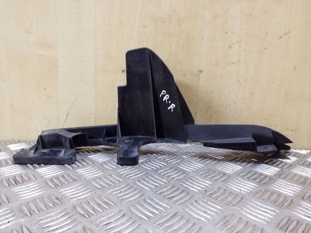 Intercooler air guide/duct channel 5329348030