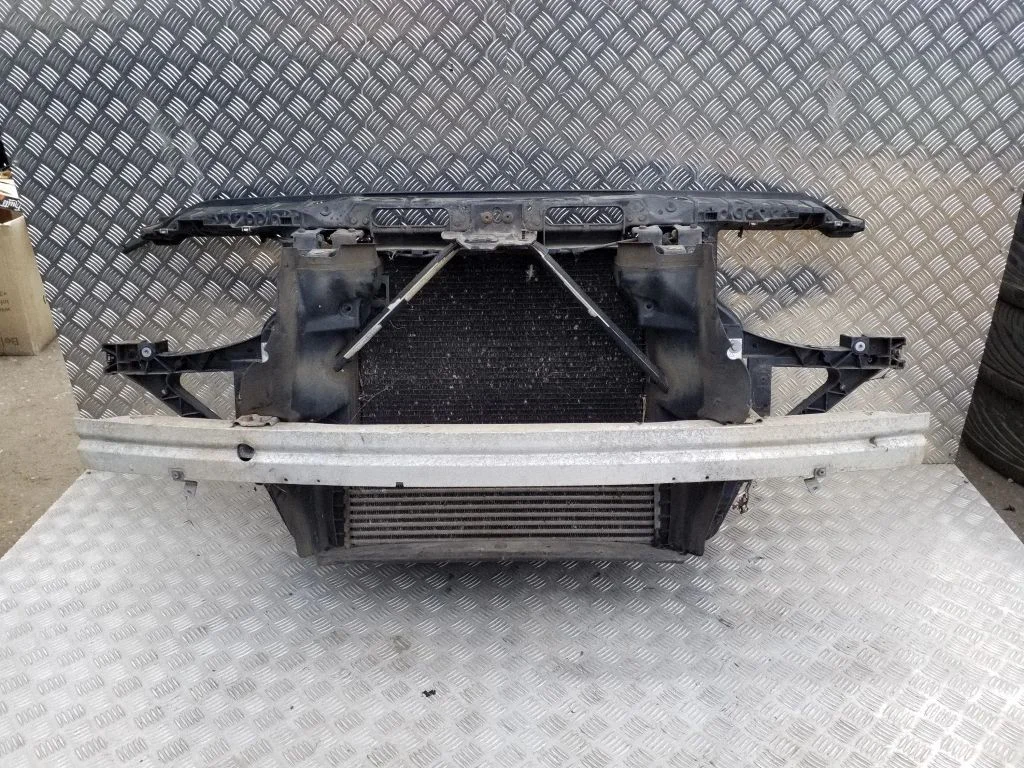 Radiaatori tugipaneel – BMW X3 E83 (2003-2010)