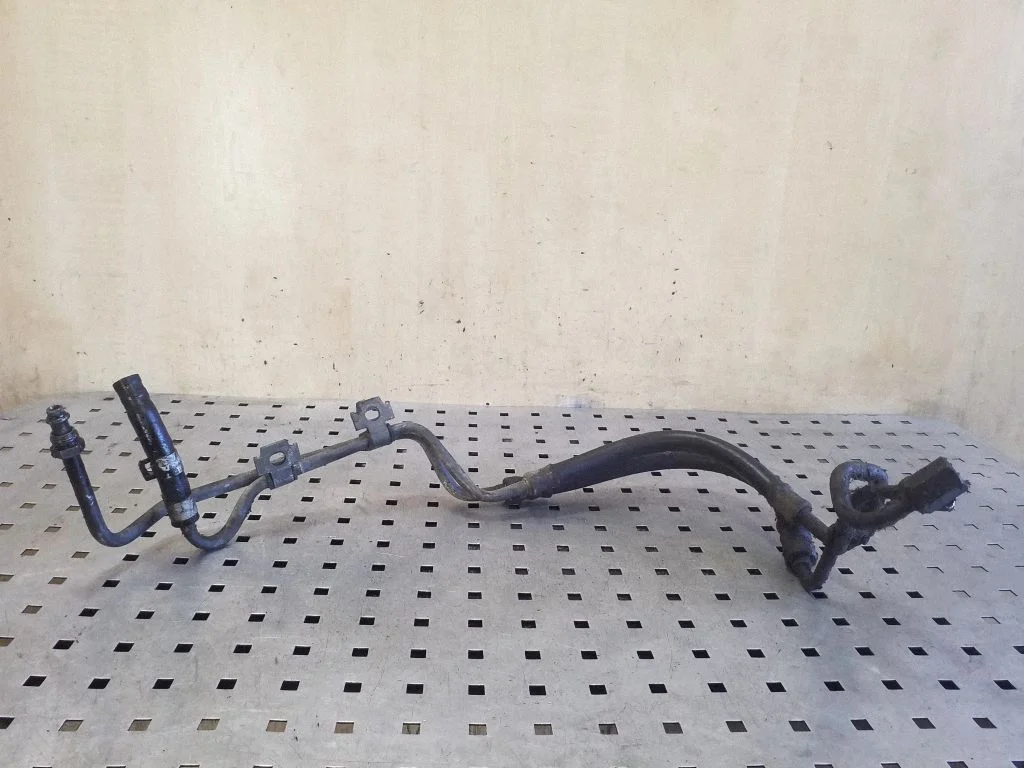 Gearbox oil cooler pipe/hose