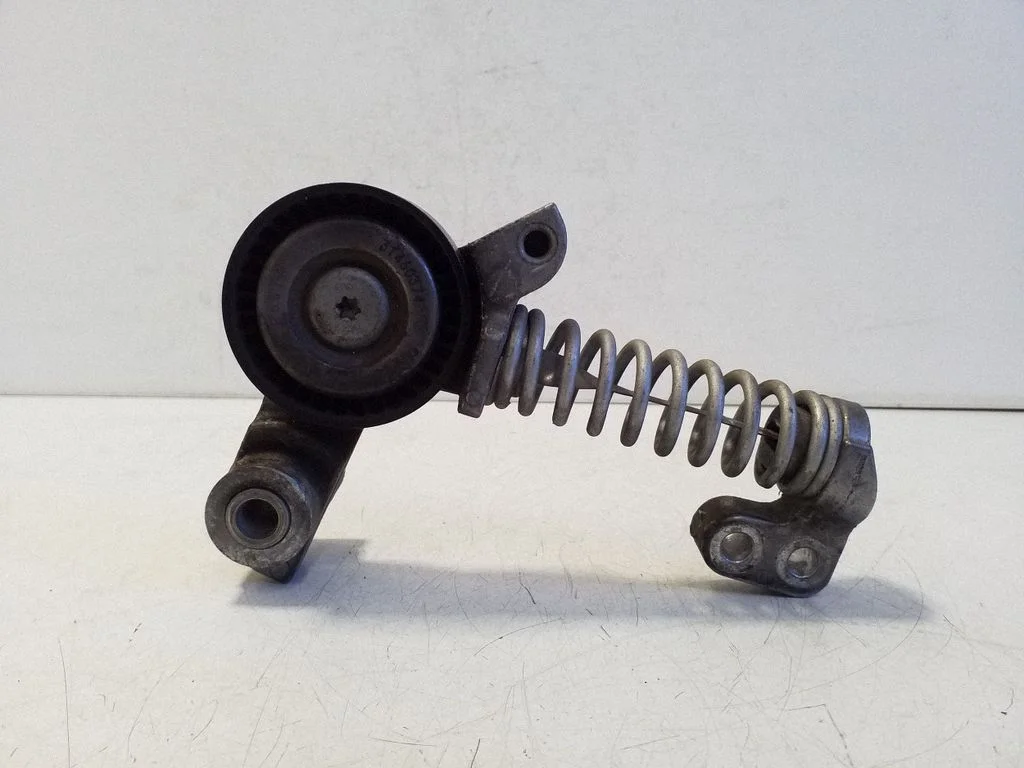Generator/alternator belt tensioner 31460374