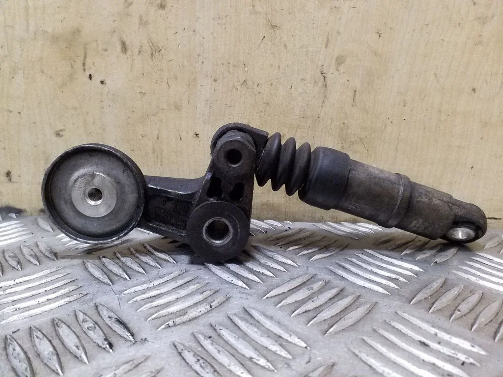 Generator/alternator belt tensioner – Volkswagen Crafter (2006-2016)