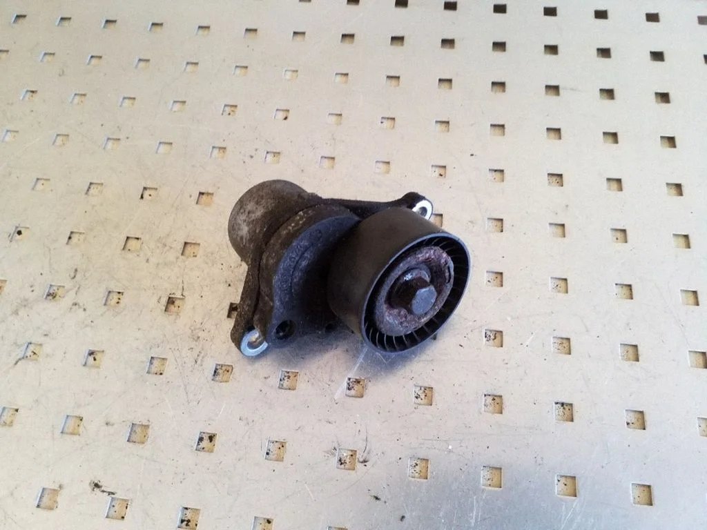 Generator/alternator belt tensioner 8200941079