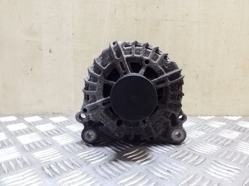 Generaator 03L903023L