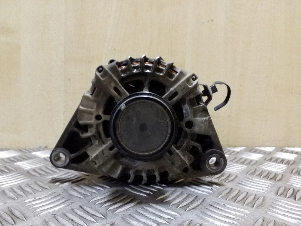 Generator/alternator 373002A850