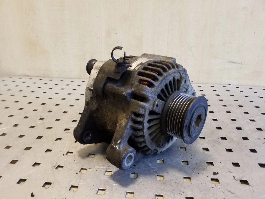 Generator/alternator 373004A300