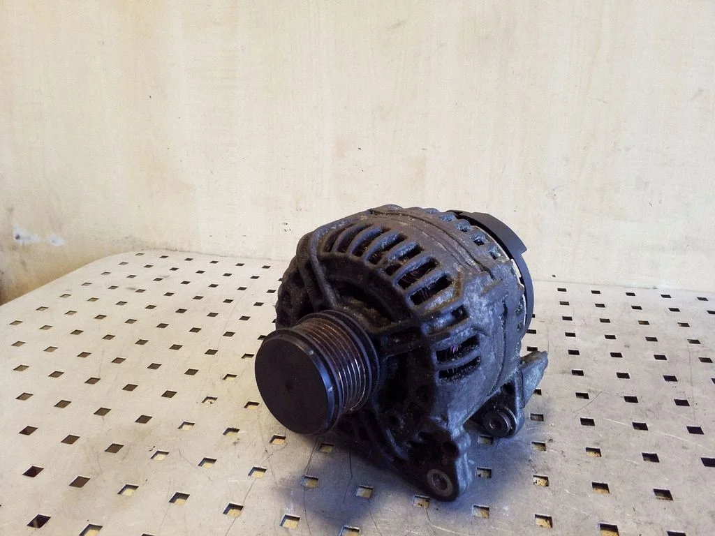 Generator/alternator 06F903023F