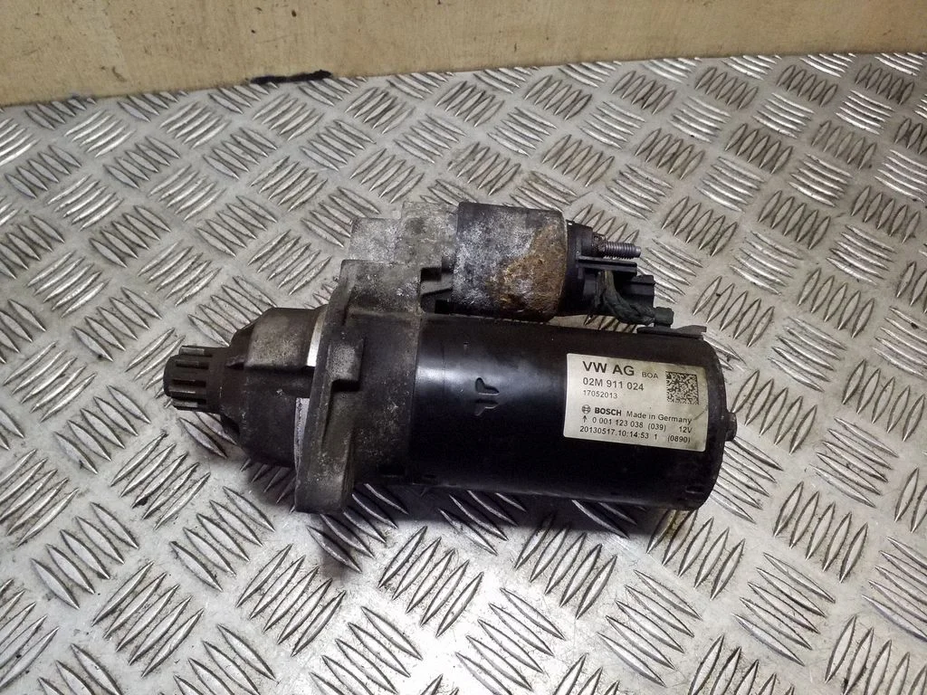Starter motor 02M911024