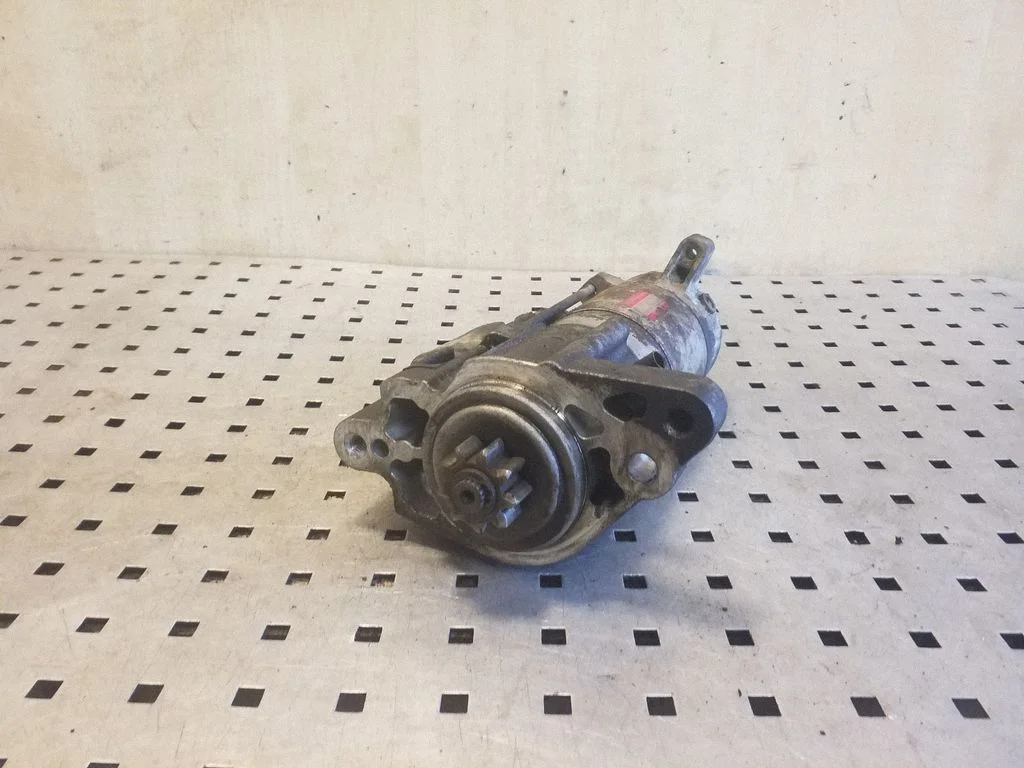 Starter motor 8X2311001AB
