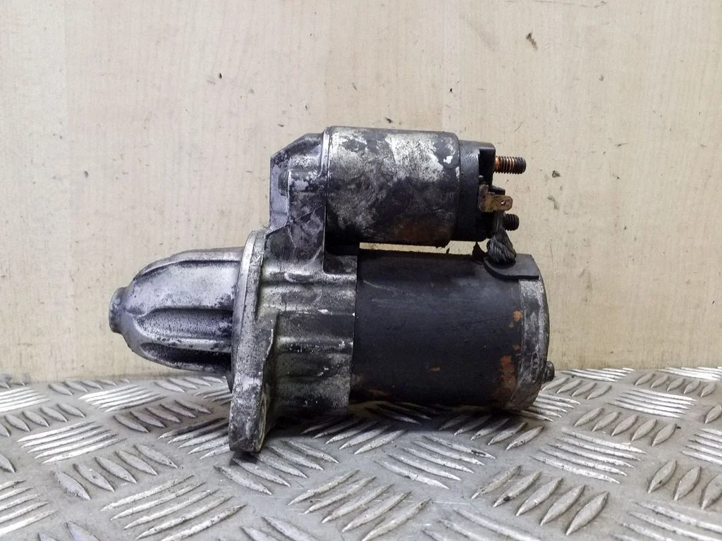 Starter motor 23300AA570