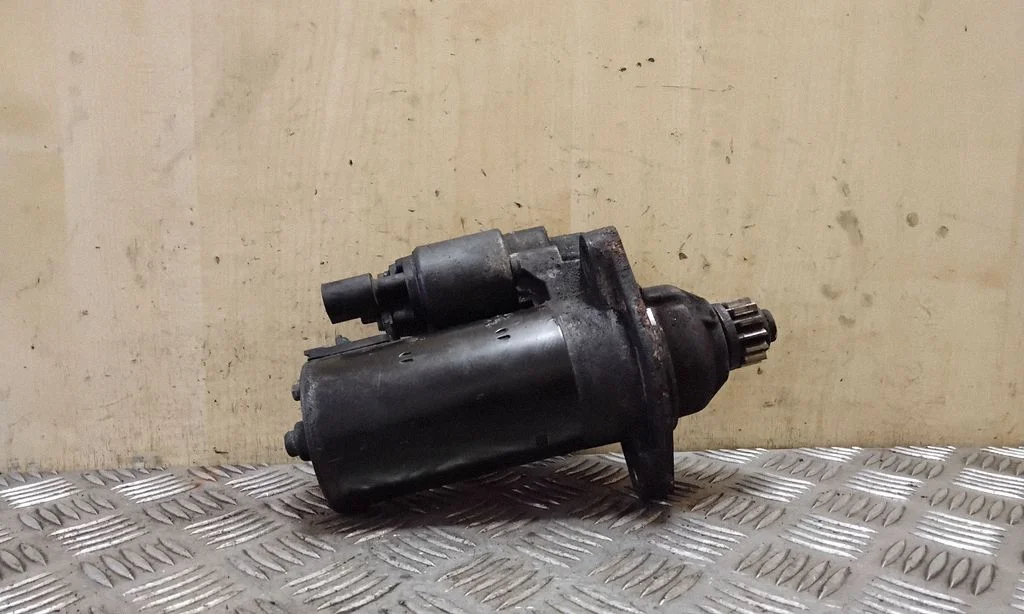 Starter motor 02M911024