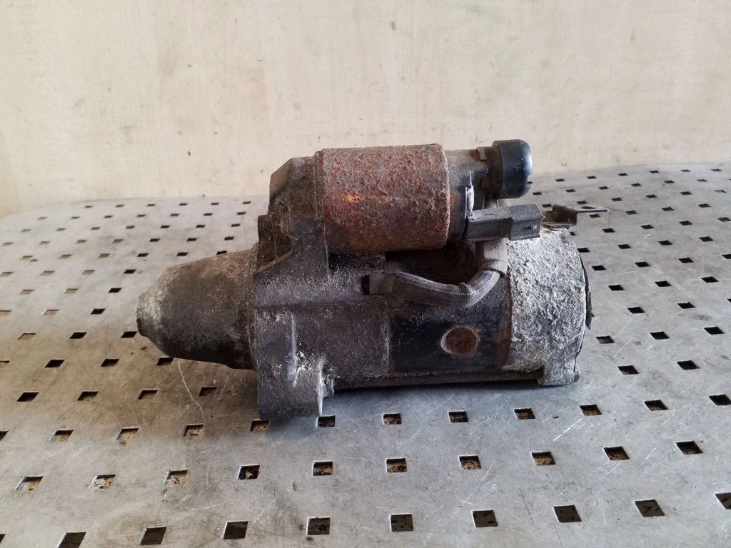 Starter motor M002T85871