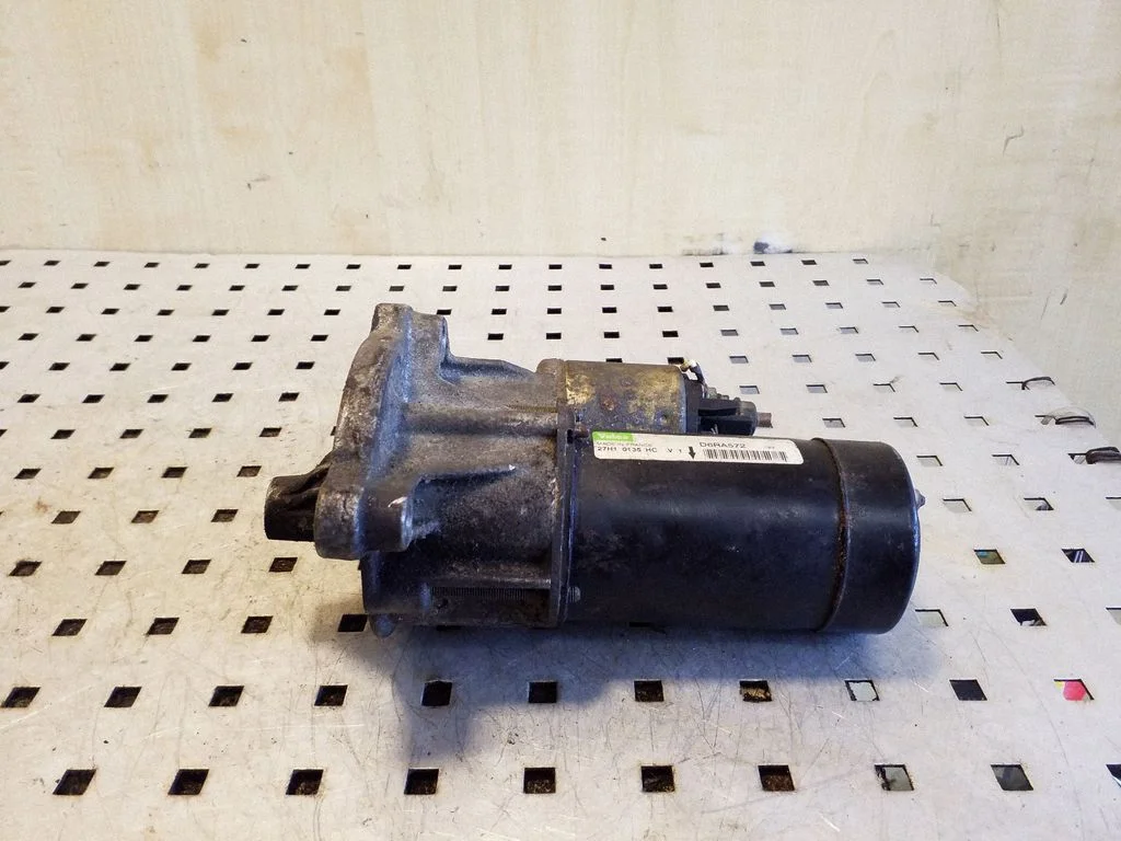 Starter motor D6RA572