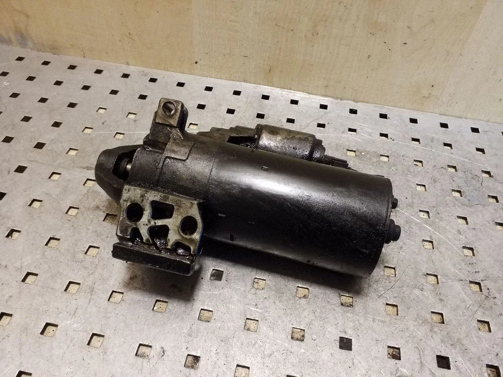 Starter motor 1005831596