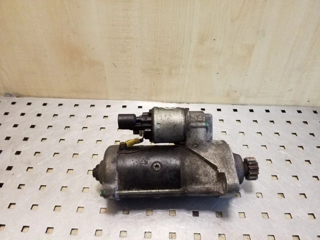 Starter motor LRS02474
