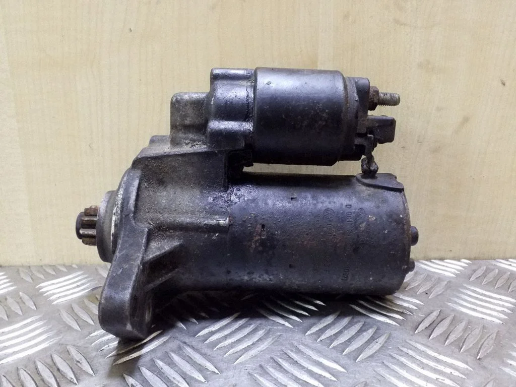 Starter motor 020911023F