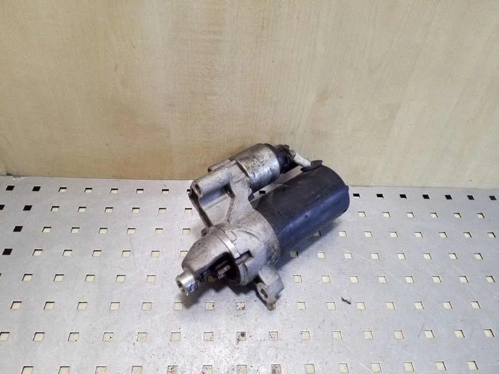 Starter 03L911021