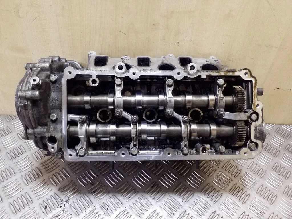 Engine head 1059354CR