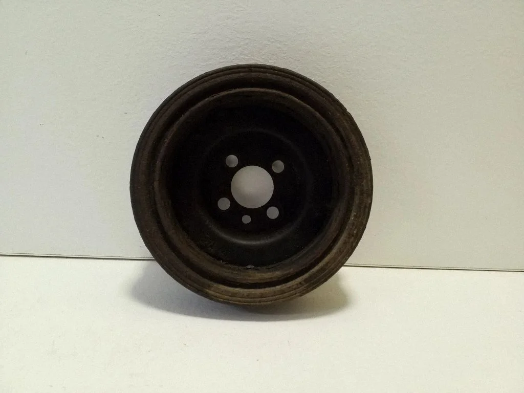 Crankshaft pulley 038105243M
