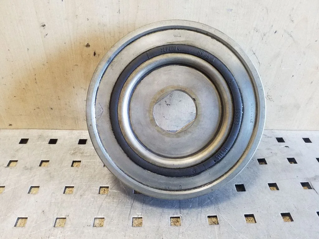 Crankshaft pulley 8201058962