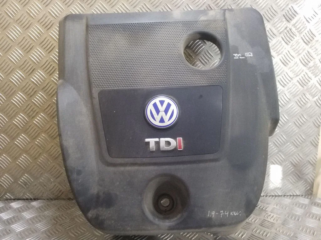Engine cover (trim) 038103925A