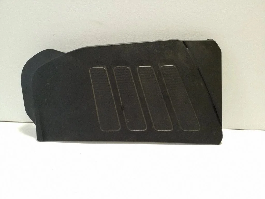Engine cover (trim) A2540108700