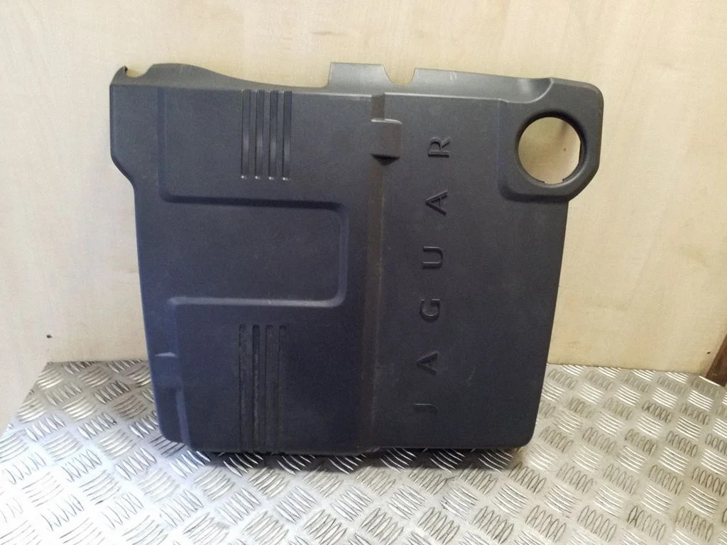 Engine cover (trim) CX236A949EB