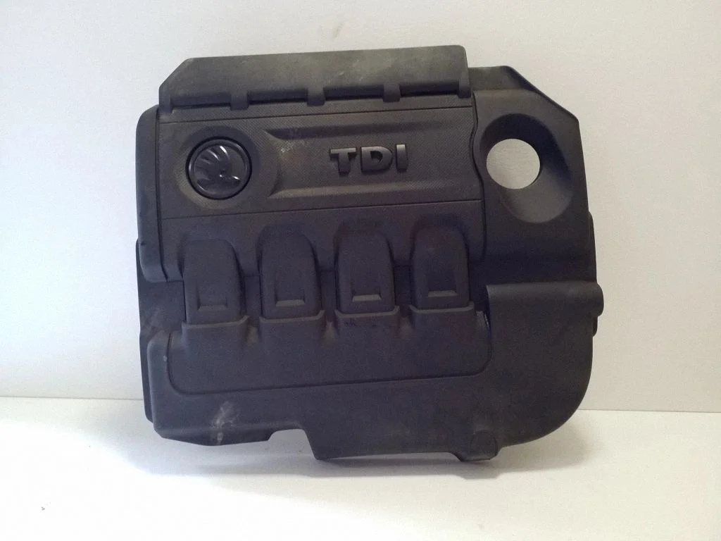 Engine cover (trim) 04L103925T