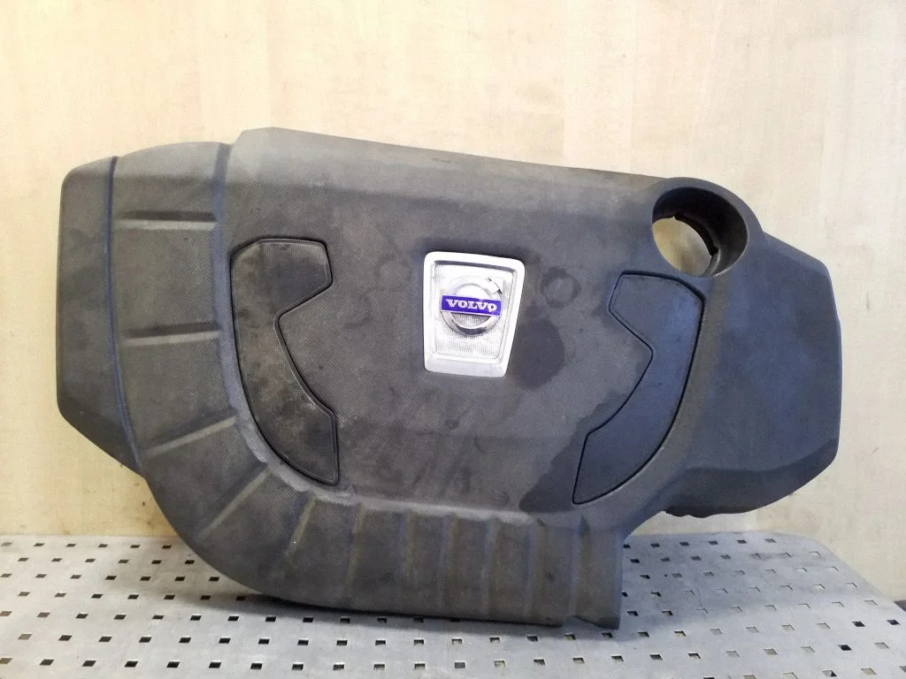 Engine cover (trim) 30757910