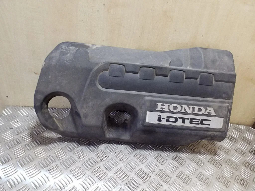Engine cover (trim) R7CG32121