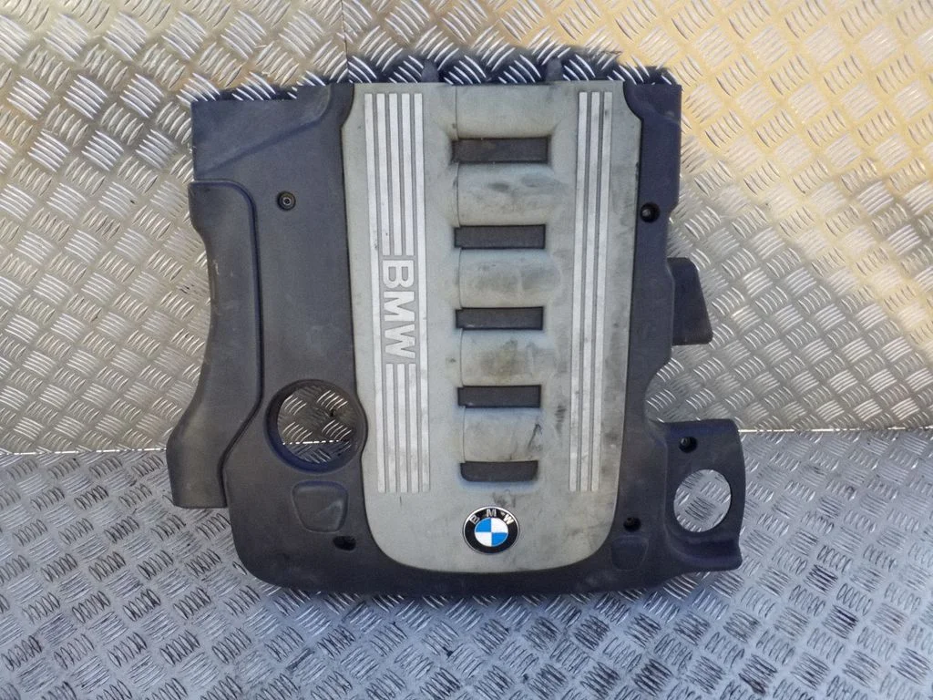 Engine cover (trim)