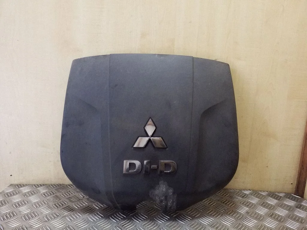 Engine cover (trim)
