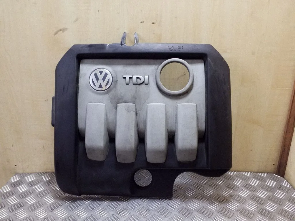 Engine cover (trim) 03G103925BR