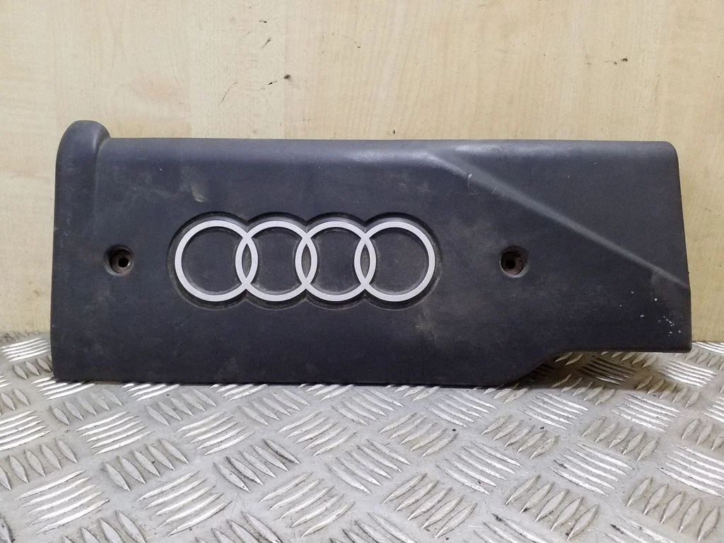 Engine cover (trim) 077103724C – Audi A8 S8 D2 4D (1994-2002)