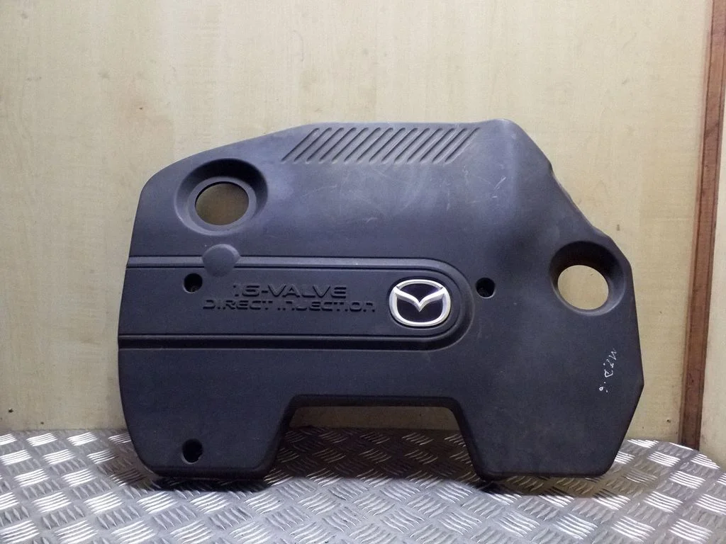 Engine cover (trim) RF5C10231