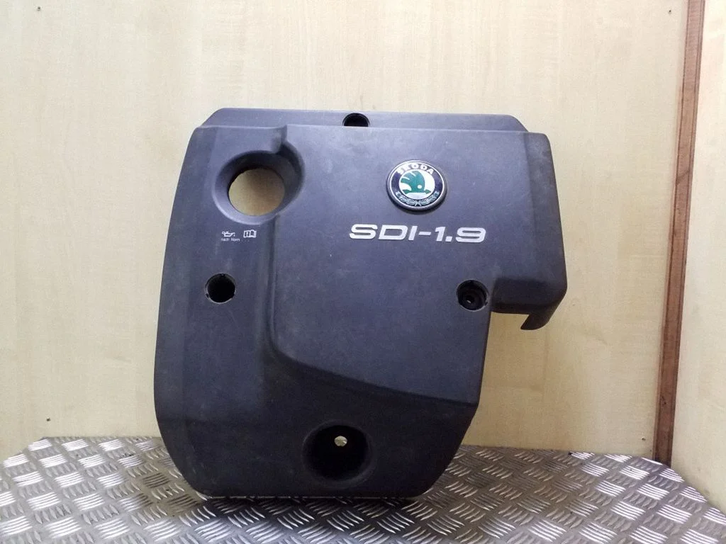 Dzinēja pārsegs (apdare) – Skoda Octavia Mk1 (1U) (1996-2004)