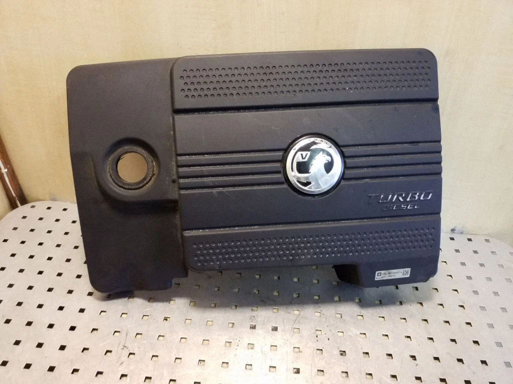 Engine cover (trim) 15267367