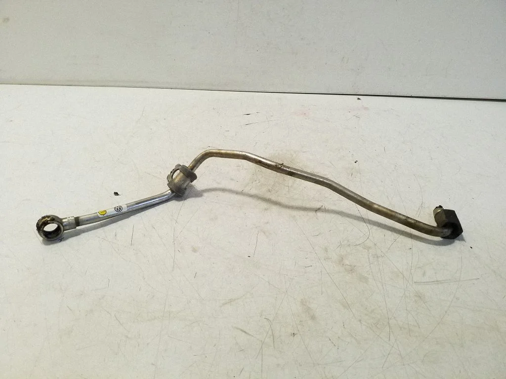 Przewody/węże olejowe turbo 04L145771J