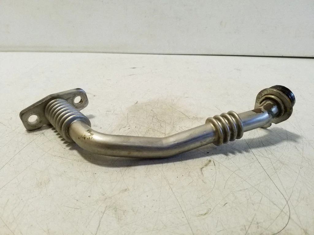 Przewody/węże olejowe turbo 04L145736E