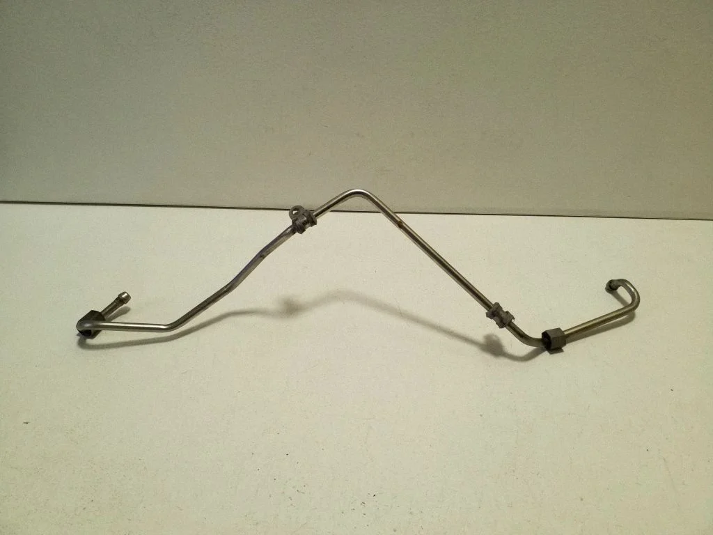 Määrimistoru(d)/-voolik(ud) 038145771J