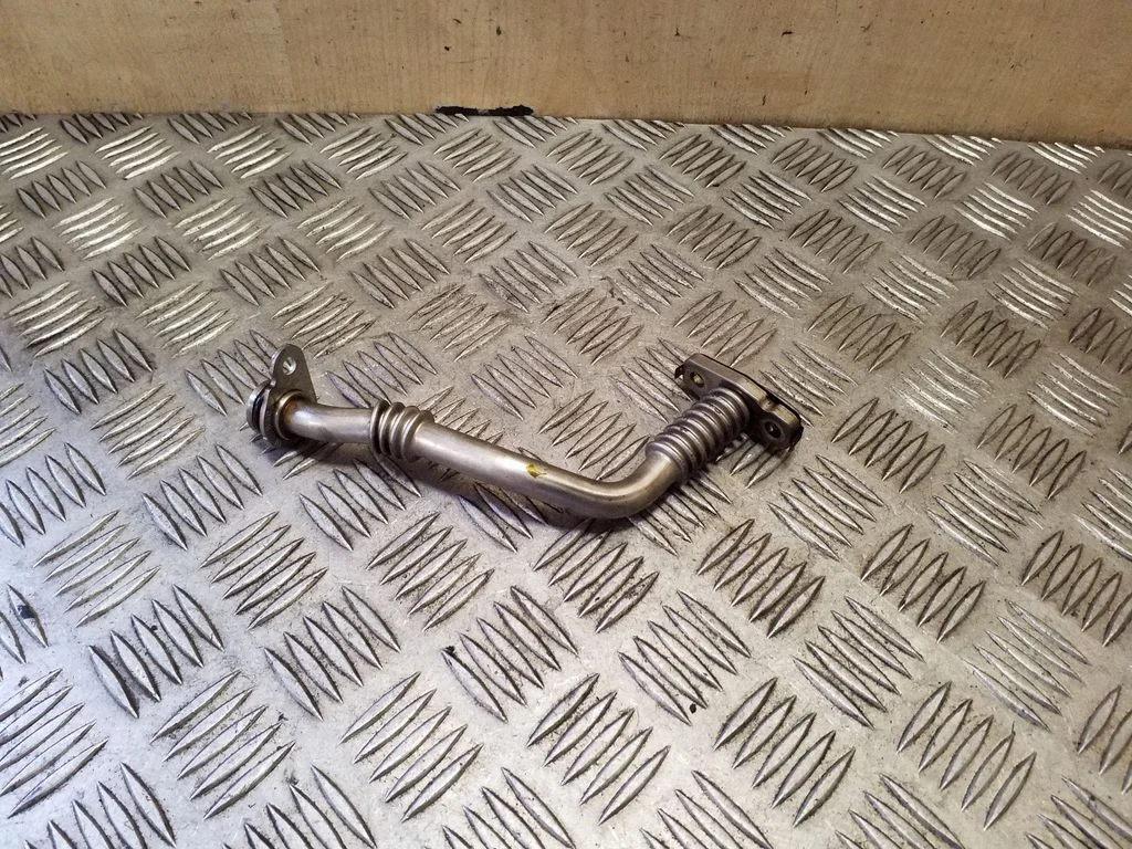 Turbo turbocharger oiling pipe/hose 04L145736E