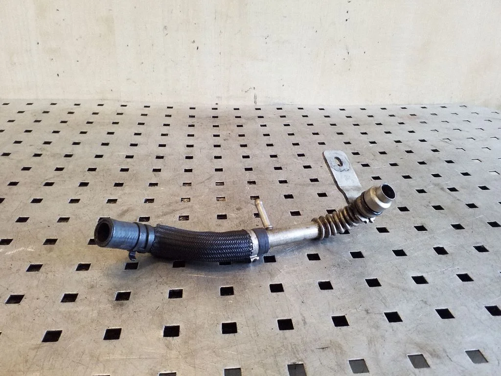 Turbo turbocharger oiling pipe/hose 9834847580