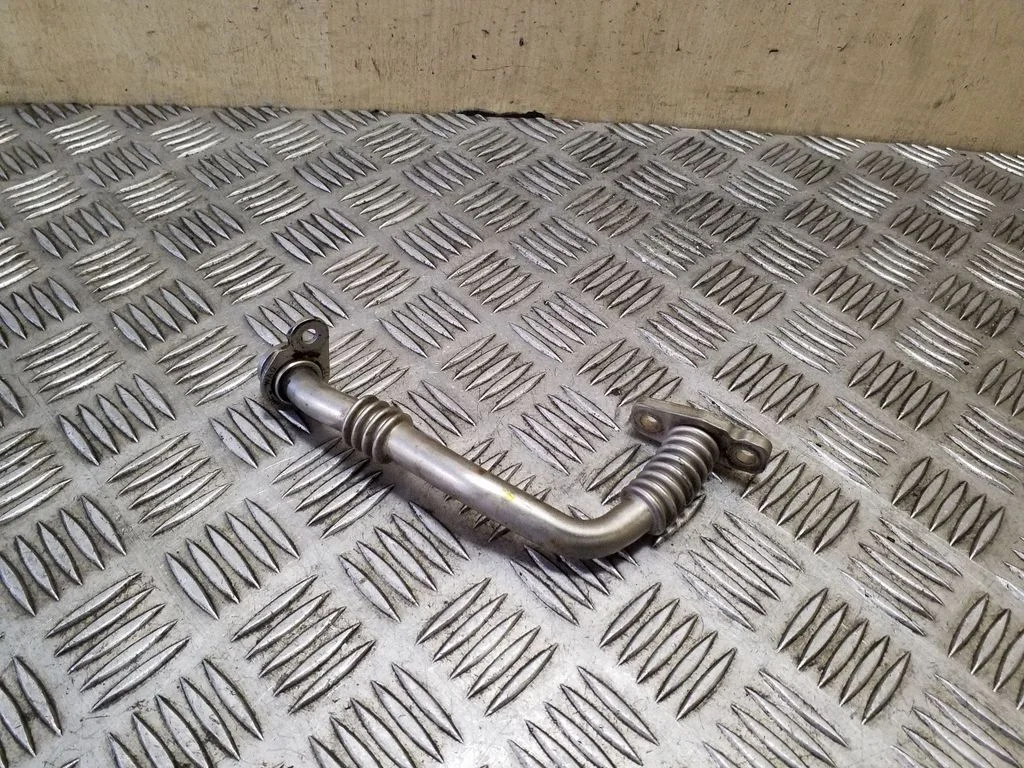 Turbo turbocharger oiling pipe/hose 04L145736E