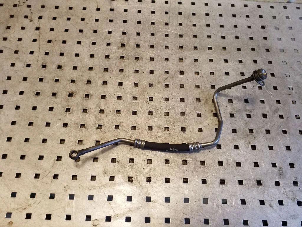 Turbo turbocharger oiling pipe/hose 059145771N – Audi A8 S8 D3 4E (2002-2009)