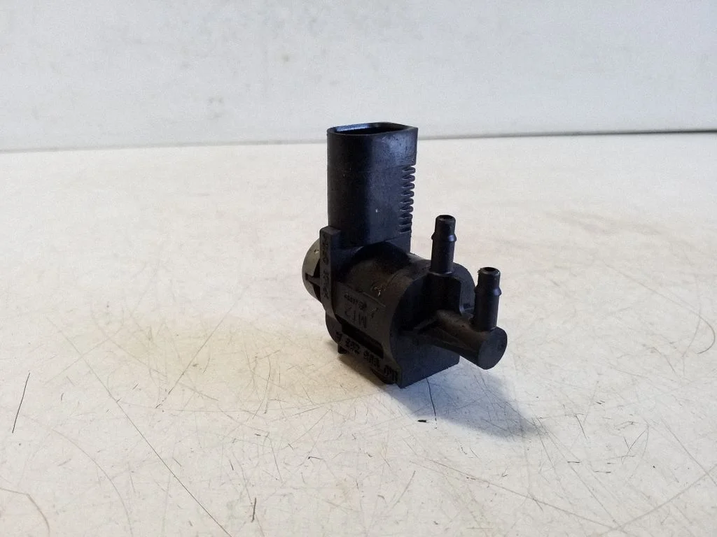 Zawór elektromagnetyczny turbo 1K0906283A