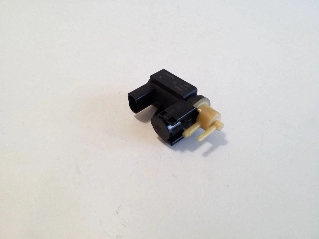 Zawór elektromagnetyczny turbo 31480559
