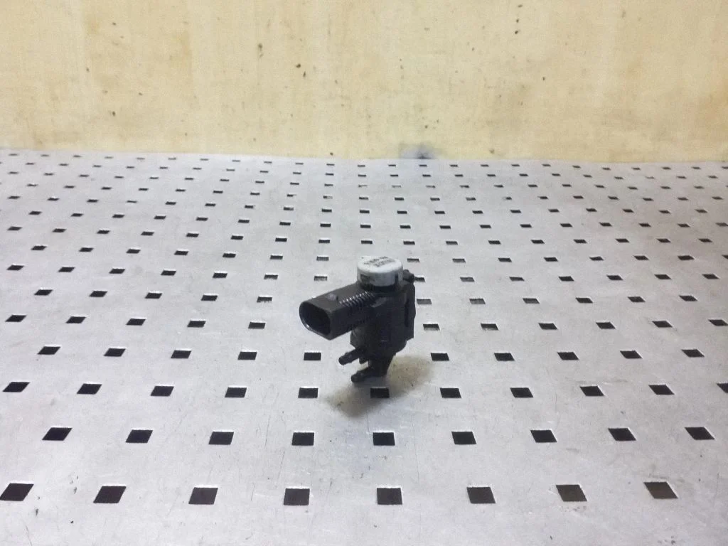 Turbo solenoid valve 1K0908283A