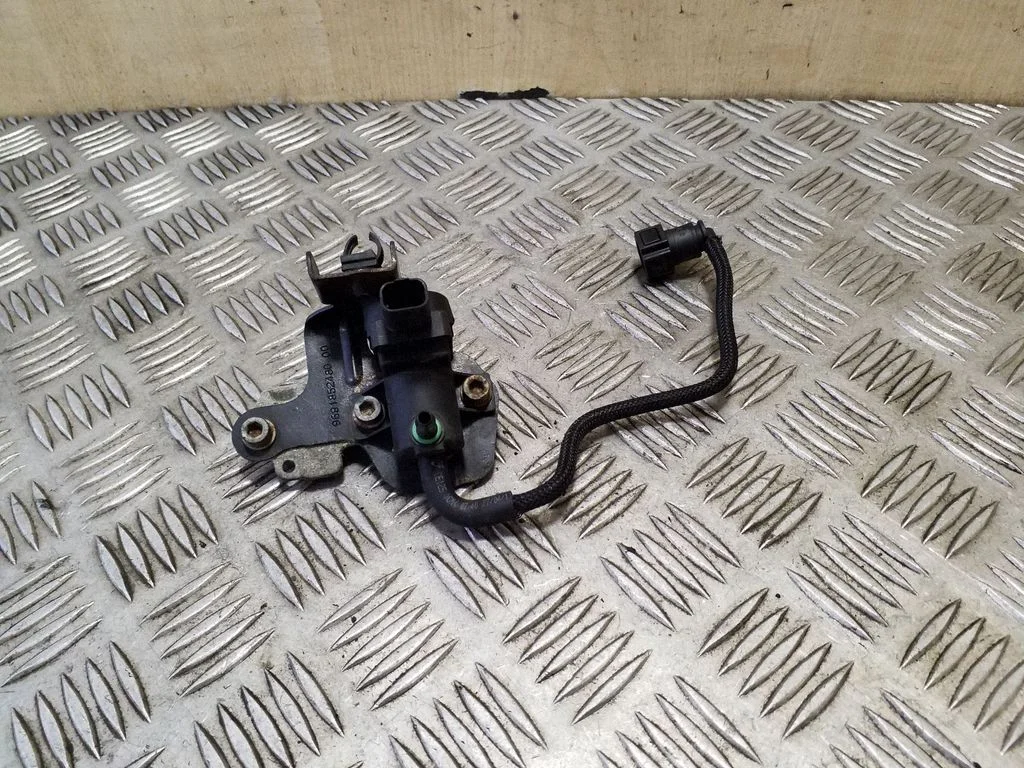 Turbo solenoid valve 9681852480