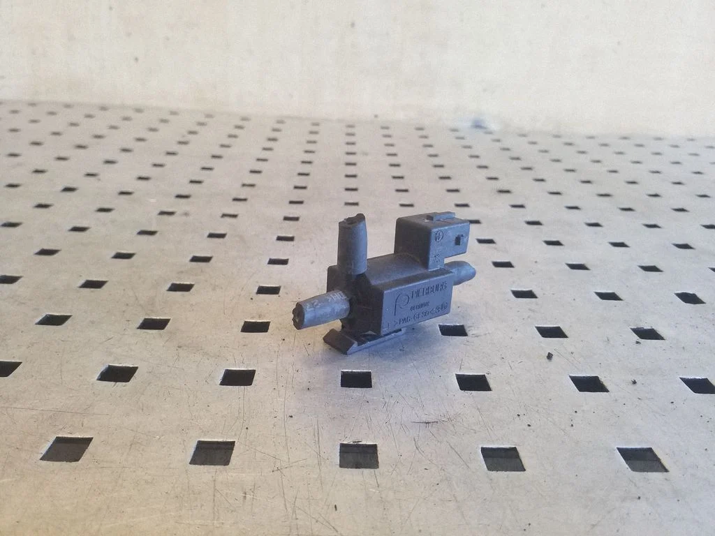 Turbo solenoid valve AH22209054AA