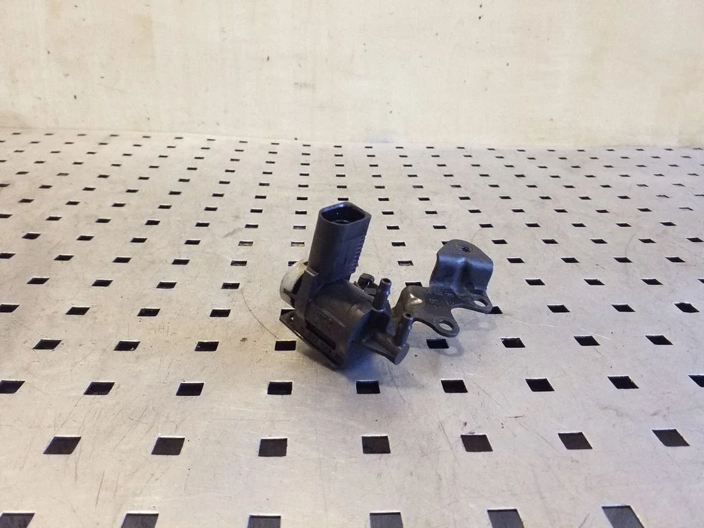 Turbo solenoid valve 1K0906283A