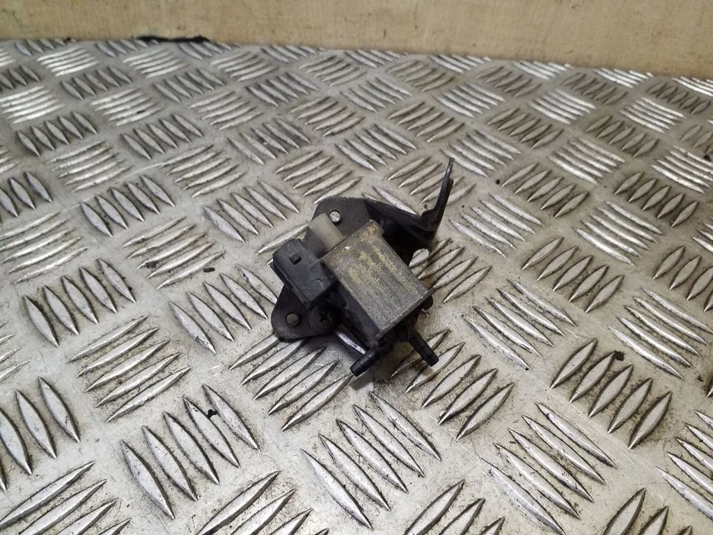 Turbo solenoid valve 026906283H
